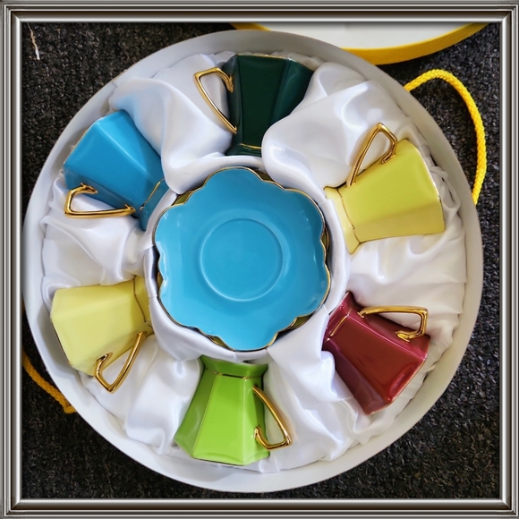 Casati Classic Fine Porcelain 12 Piece Tea Set - Picture 2 of 6